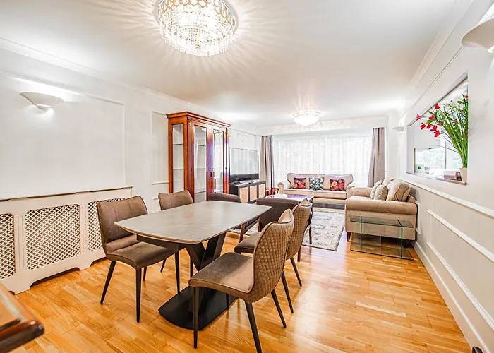 Spacious 3-Bed, 2-Bath Flat In Vibrant Brondesbury